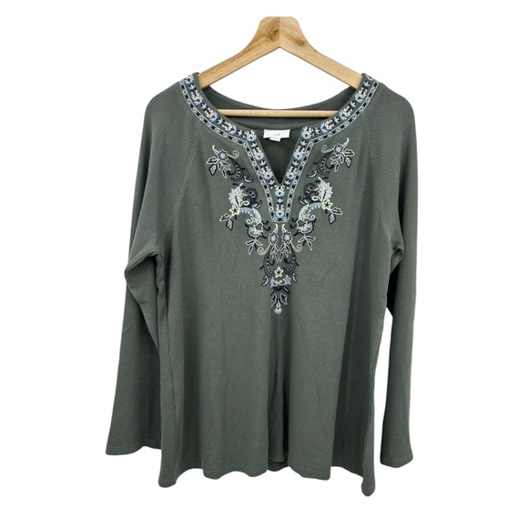 J.Jill Embroidered Waffle-Knit Raglan Tee Top in Coriander Green - Picture 4 of 7